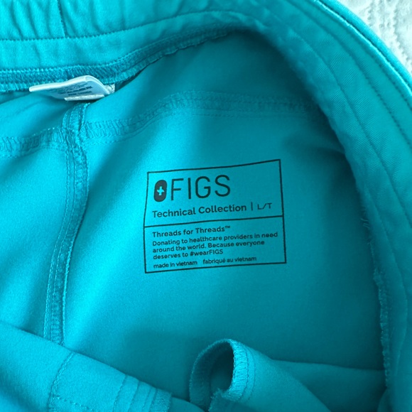 Figs Kade Cargo Scrub Pants - Picture 2 of 4